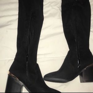 Woman’s Knee-high boots